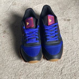 Classic Reebok’s size 9.5 men’s